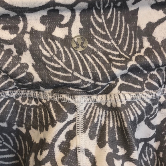 Lululemon Wunder Under Crop Beachy Floral - Picture 5 of 5
